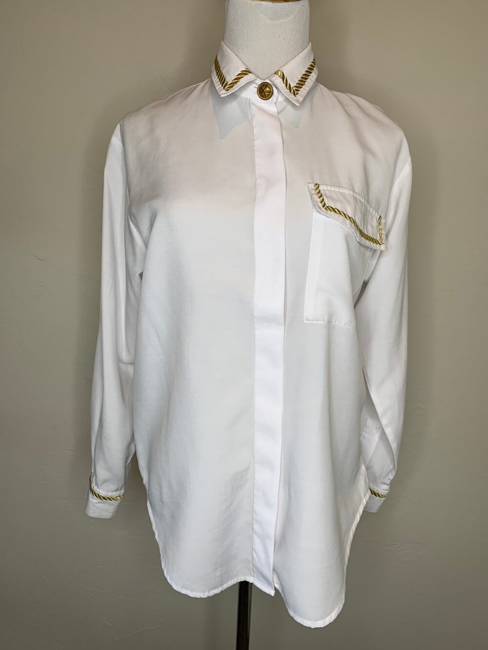 Petite Sophisticates White Metallic Gold Braid Blouse Sz Small